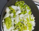 صورة لخطوة 2 من وصفة قلاية بندورة 😍😍😍