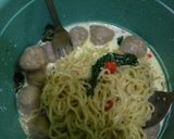 Foto langkah ke 10 dari resep Indomie bumbu kuah susu.
