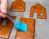Mézeskalács házikó készítés recept fázis 9 fotója