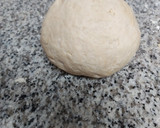Foto del paso 1 de la receta: Pizza de quesos, jamón serrano y jamón cocido🍕