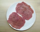Sajttal - sonkával - uborkával töltött sertéstekercs recept fázis 1 fotója