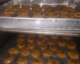 Foto langkah ke 4 dari resep Buttercookies renyah gurih kurma kismis.