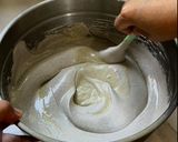 Foto langkah ke 3 dari resep Bolu Gulung Ketan Hitam.