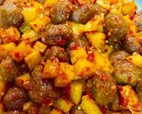 Foto langkah ke 5 dari resep Sambal Goreng Kentang Bola Daging.