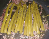 Foto del paso 3 de la receta: Espárragos trigueros con patatas y crema de queso