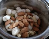 A picture of step 2 of Sitafal ka kheer.