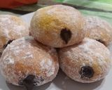 Foto langkah ke 5 dari resep Donat bomboloni labu kuning simpel tanpa telur.