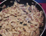 Foto del paso 2 de la receta: Lasaña de calabacín y pollo con bechamel de coliflor
