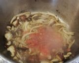 Foto del paso 3 de la receta: Albóndigas estofadas con calamarcitos y setas variadas