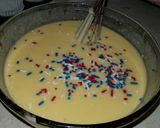 A picture of step 4 of Mama's Sprinkle Cupcakes.