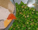 हरी मिर्च के टिपोरे (hari mirch ke tipode recipe in Hindi) रेसिपी चरण 2 फोटो