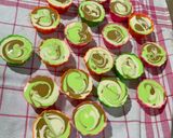 Foto langkah ke 4 dari resep Bolu kukus mini 3 rasa.