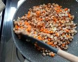 Foto langkah ke 2 dari resep Roti goreng isi ragout sosis keju.