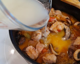 Foto del paso 4 de la receta: Guiso de solomillo de pavo con champiñones y pimientos