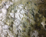Foto del paso 7 de la receta: Tarta de puerros y portobelos con masa de vino