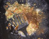 Foto langkah ke 4 dari resep Ayam krispi dan jamur krispi bumbu bawang pedas.