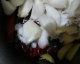 A picture of step 2 of Spicy garlic chutney.