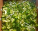 Foto del paso 2 de la receta: Crema de brócoli sin lácteos con crutones caseros