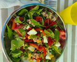 Foto del paso 5 de la receta: Ensalada fresca 😋, con tomate y pimientos asados en tiras