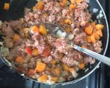 A picture of step 3 of Meat pie.