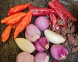 Foto langkah ke 3 dari resep Oseng Kangkung Ayam Suwir.