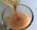 Foto langkah ke 4 dari resep Teh yakult.