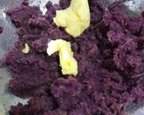 Gambar langkah 3 resipi Bebola Ubi Ungu Cornflakes Madu.