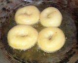 Foto langkah ke 7 dari resep Donat simpel.