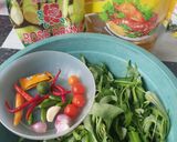 Foto langkah ke 1 dari resep Plecing Kangkung Khas Bali.