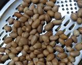 A picture of step 2 of Peanut salad.