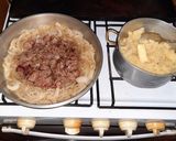 Foto del paso 6 de la receta: Cubos de hígado encebollados con puré
