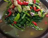 Foto langkah ke 4 dari resep Tumis kangkung terasi.