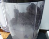 A picture of step 2 of Black currant and black raisins ice cream.