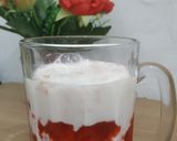 Foto langkah ke 1 dari resep Korean Strawberry Milk.