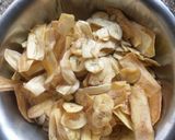 A picture of step 3 of Raw Banana Crisps.