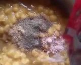 A picture of step 3 of Safed matar masala.