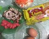 Foto langkah ke 1 dari resep Mie Goreng Ayam Sosis.