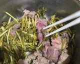 Hình bước làm 3 của món Canh thịt bò nấu dưa muối chua ngọt