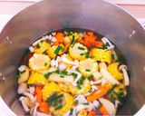 Hình bước làm 3 của món Canh ngũ sắc 🍲