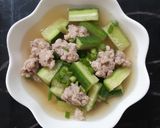 รูปขั้นตอนการทำที่ 1 ของ "แกงจืดแตงกวาหมูสับ" 🥒🐷🥣 Cocumber Soup with Minced Pork