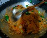 Foto langkah ke 6 dari resep Bihun Goreng.