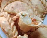 Foto langkah ke 3 dari resep Pastel renyah ekonomis tanpa telur.