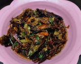 Foto langkah ke 5 dari resep Tumis tongkol kecap pedas.