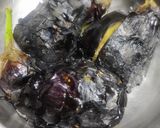 A picture of step 2 of Ringna no olo(kathiyawadi dhaba style).