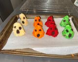 A picture of step 5 of Coconut cones (ghosts) - children recipe - happy Halloween 🎃.