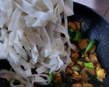 Foto langkah ke 4 dari resep Kwetiau Goreng Solaria.