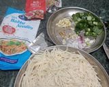 હક્કા નૂડલ્સ (Hakka Noodles Recipe in Gujarati) રેસીપી સ્ટેપ1ફોટો