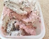 Foto langkah ke 3 dari resep Homemade es cream oreo.
