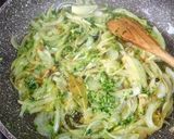 Foto del paso 3 de la receta: Bacaladillas finas (Capelláns) con cebolla y Pebrella 🐟