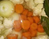 Foto del paso 4 de la receta: Pickles de coliflor, zanahorias y cebollas como los de mi abuela